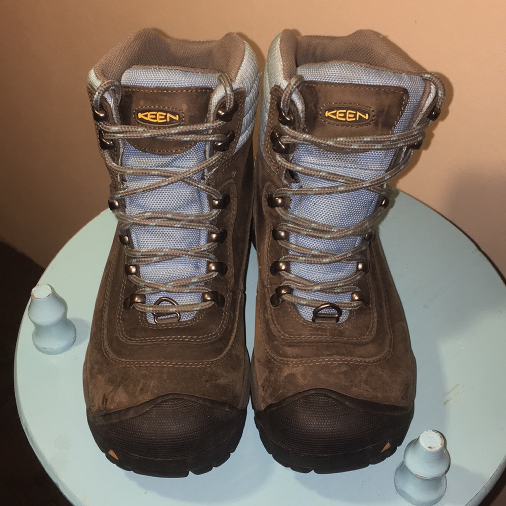 Women’s Keen Waterproof Hiking Boots 👢💃